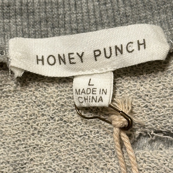 Honey Punch Gray Distressed Sweatshirt Size L - Picture 13 of 17